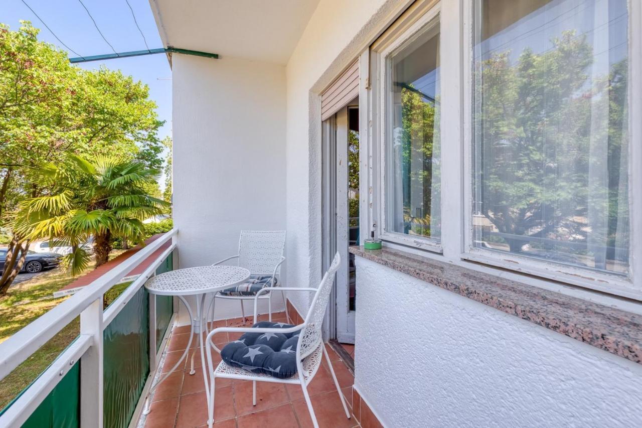 Apartment Gaby With Balcony Пореч Экстерьер фото