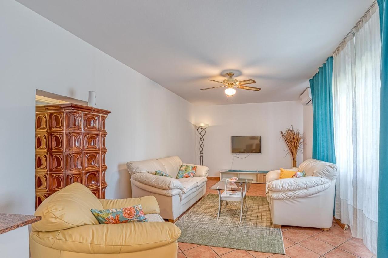 Apartment Gaby With Balcony Пореч Экстерьер фото